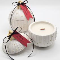 Žvakė Christmas Bauble Charming - Balta / Auksinė / Žiemos stebuklas